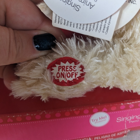 Dan Dee Singing Animated Dog Plush Stuff Animal Valentine's Day I Feel Good NEW - Picture 6 of 9